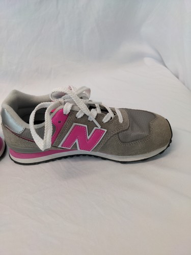New Balance 574 Shoes Sneakers Low Top Pink Grey Girls Size 4 Comfort EUC - Picture 3 of 9