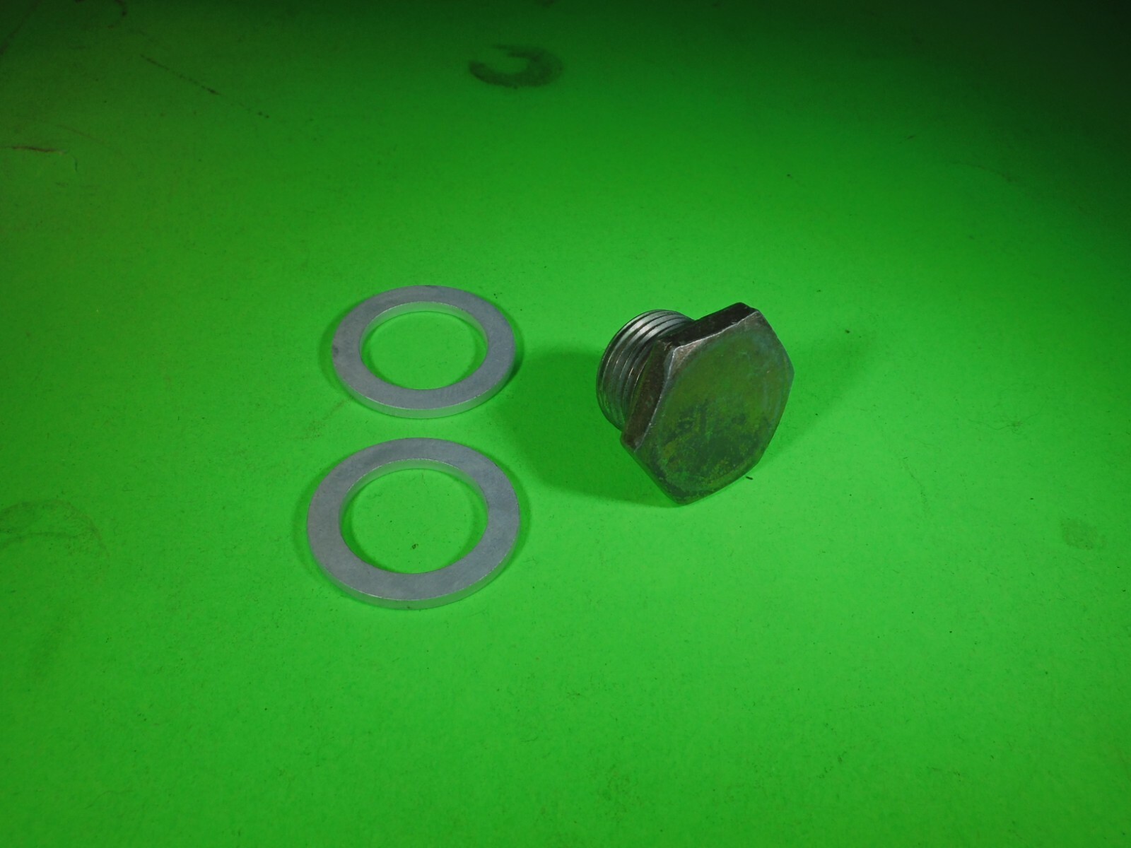 Miatamecca Used Diff Oil Drain Plug & Gaskets 9005 Miata