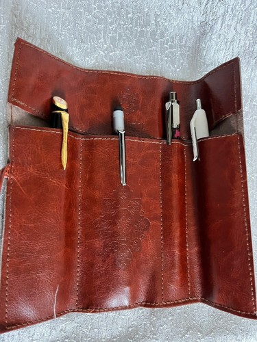 GORGEOUS Vintage Style Embossed Chestnut Leather Pencil/Brush Case By Twilight - Picture 2 of 16
