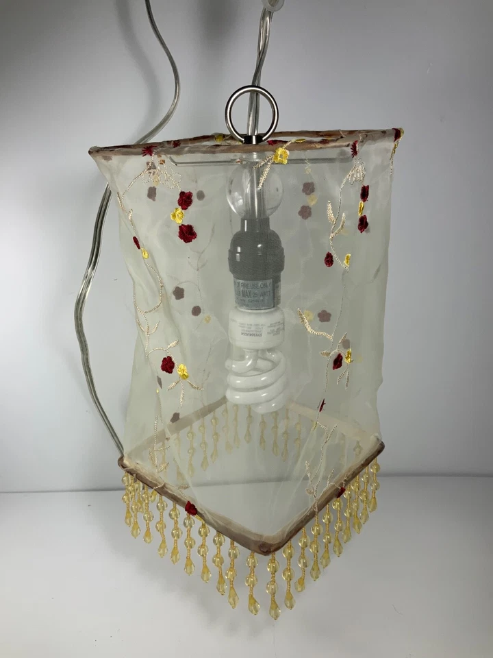 RARO Tela de Malla Dorada y Cuentas Floral Lámpara Boudoir Linterna Colgante 11" Foto 2 de 4