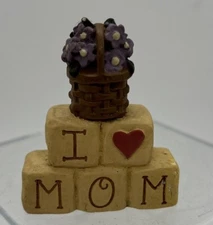 CUTE!!!  Blossom Bucket Figurine Resin "I Love MOM" Suzi Skoglund 2009 Violets