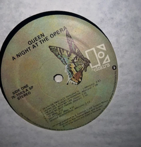 1975 QUEEN A NIGHT AT THE OPERA 1ST PRESS VINYL LP SHRINK w HYPE MINT GATEFOLD - Image 3 of 4