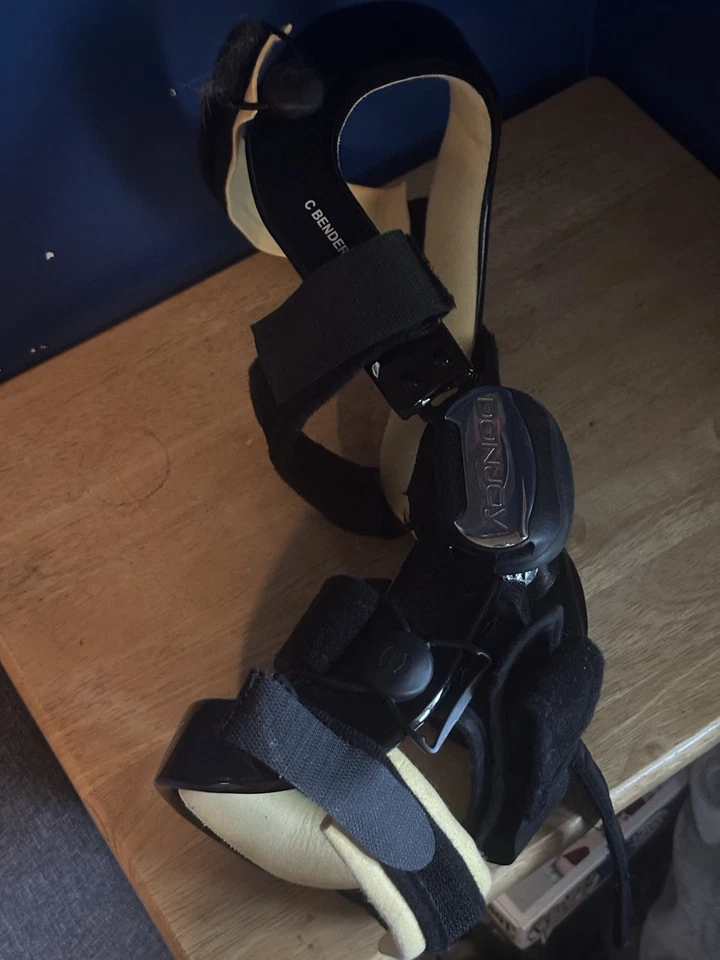 DonJoy 4titude Knee Brace Carbon Fiber Ligament Support LEFT/RIGHT included - Image 4 of 4