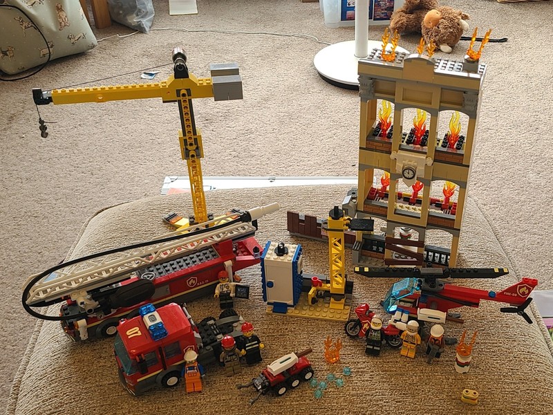 LEGO City Downtown Fire Brigade 60216 Building Kit with instructions