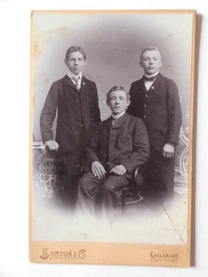 alte Fotografie Porträt 3 junge Männer Samson Karlsruhe (17.x11cm) (C101) Autore