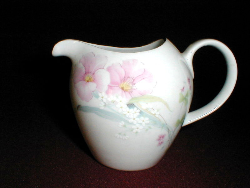 Mikasa China #MD108 Couture PRETTY BOUQUET oz Creamer Cream Pitcher