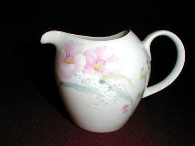 Mikasa China #MD108 Couture PRETTY BOUQUET oz Creamer Cream Pitcher