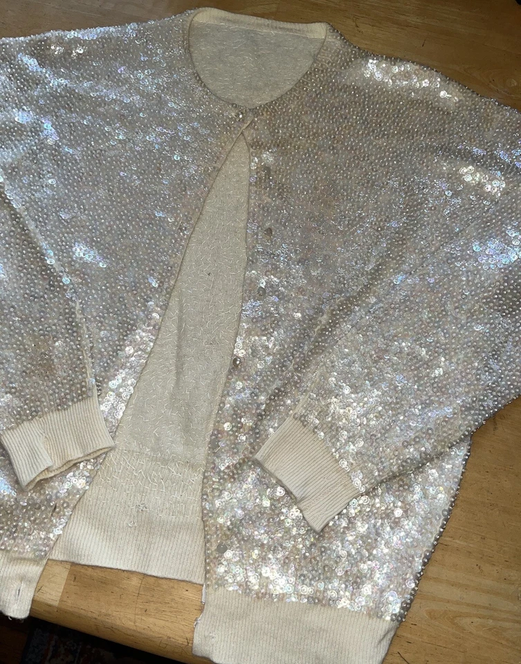 Cárdigan Suéter De Colección Años 50 Lentejuelas Iridiscente Marfil Brillo Completamente Lentejuelas Pequeño Foto 3 de 4