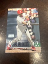 2000 SKYBOX # 2  IVAN RODRIGUEZ    BASEBALL CARD