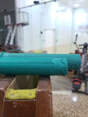 3 PYTHON Rubber Replacement Grip Teal Color，THREE Grips