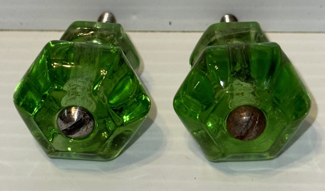Pair Of Vintage Uranium Glass Drawer Pulls / Door Knobs 1.25