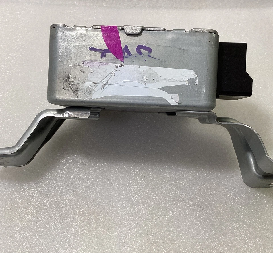 Подключаемый модуль рулевого управления 2014 2015 Toyota Prius от оригинального производителя 89650-47472 - Изображение 3 из 4