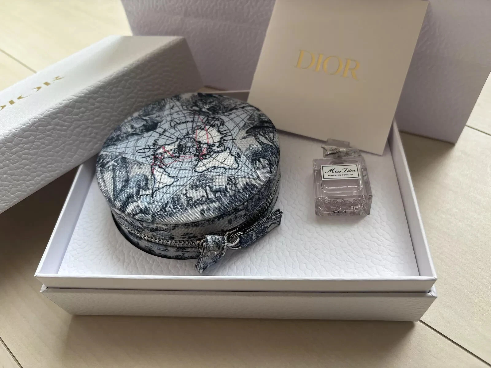 Boîte à bijoux de voyage Christian Dior & 5ml Miss Dior Bouquet Blooming Cadeau de bienvenue
