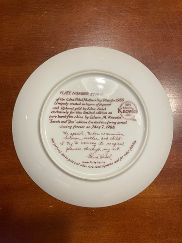 Sarah and Tess - Edna Hibel 1988 Mother's Day Limited Edition Plate 8483C - Picture 2 of 3