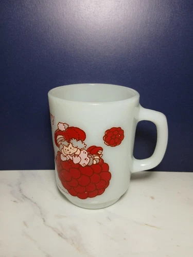 Vintage 1980s Raspberry Tart(Strawberry Shortcake) Milk Glass Anchor Hocking Mug