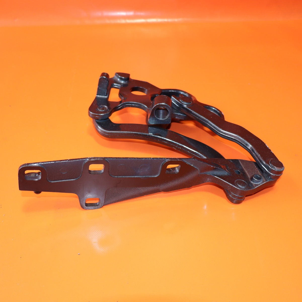 ASTON MARTIN DBX HOOD HING LEFT DRIVER 2021 2022 2023 2024 OEM