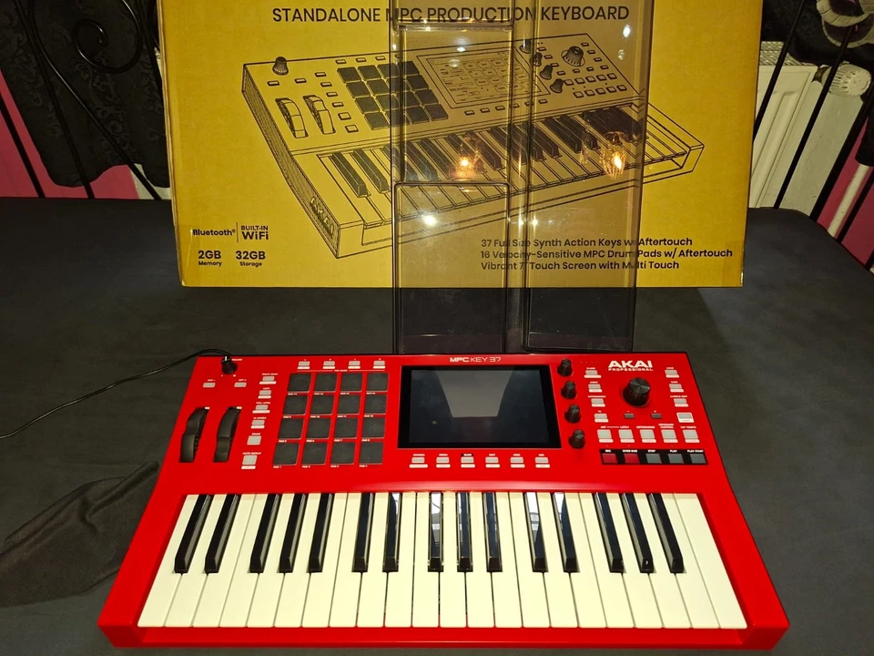 AKAI Professional MPC Key 37 - Synthesizer Sampler inkl. Decksaver + Rg 06/2025 - Bild 2 von 4