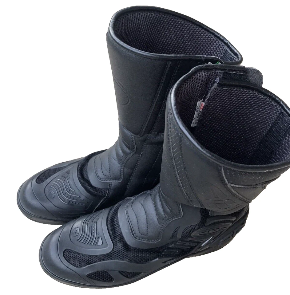 SIDI  PRO motorcycle boots Size 10 Black Great Condition Lightly Used GREAT DEAL - Image 3 of 4