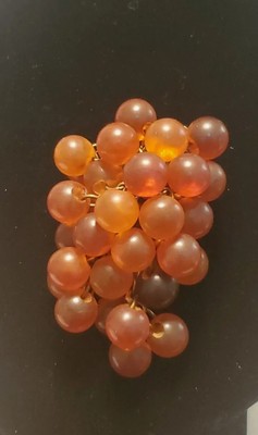 MIRIAM HASKELL Fur Clip Amber Apple Juice Bakelite(?)  Beads Cluster 1940s