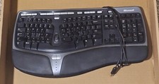 Microsoft Natural Ergonomic Keyboard 4000 v1.0 Model KU-0462 USB plus Riser