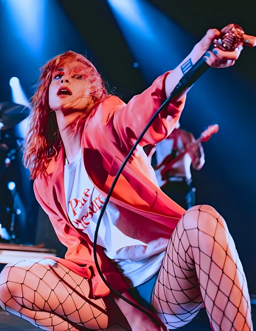 Hayley Williams | 8.5 X 11 in Glossy Photo | Paramore Singer | eBay