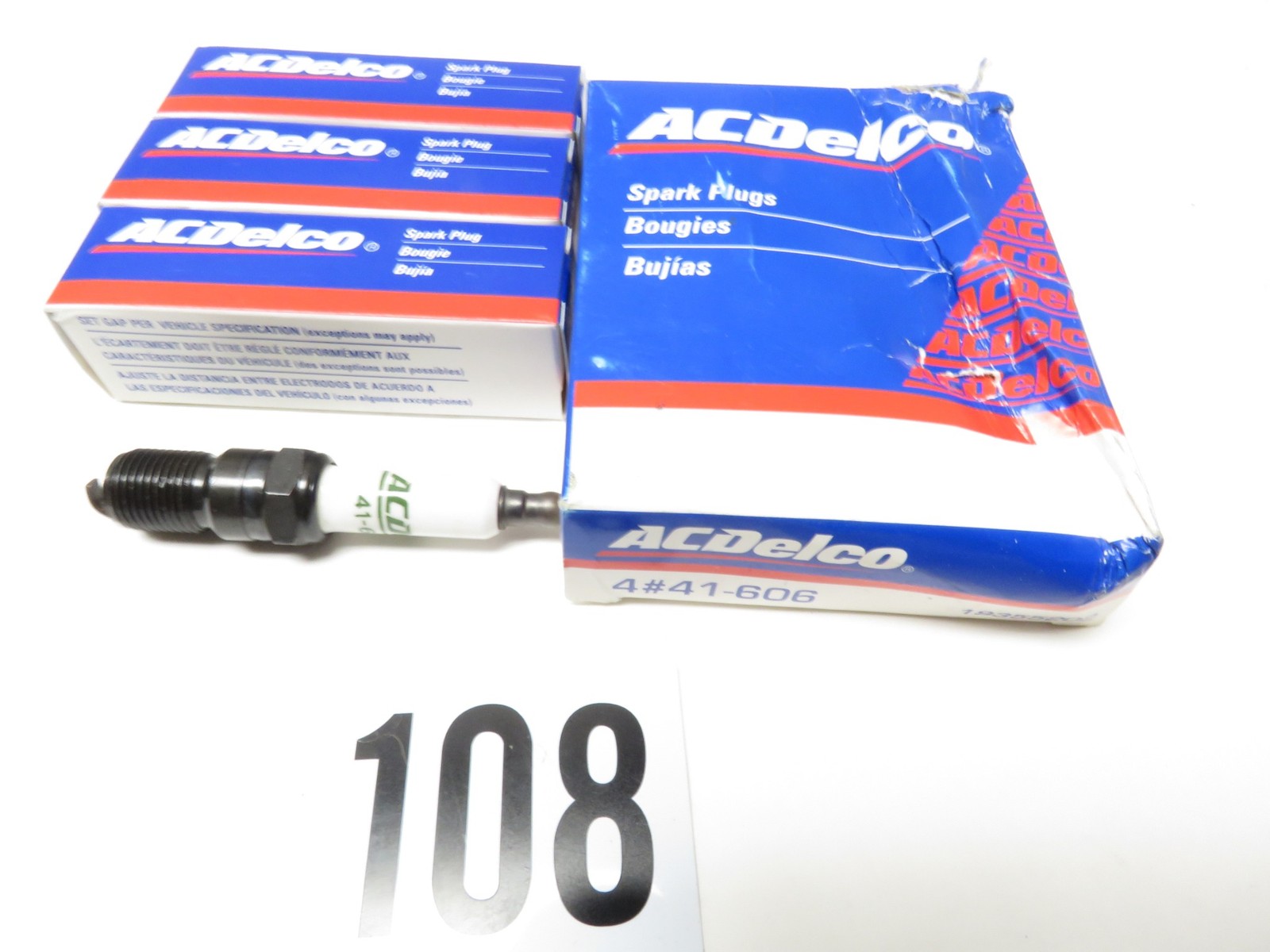 GENUINE AC DELCO 8PCS   Spark Plugs 41-606 95-06 Select GM Models