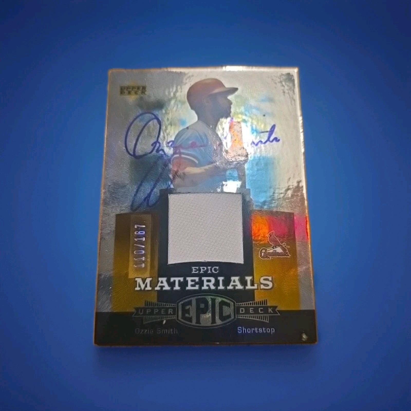 2006 Upper Deck Epic Materials Game Used Jersey Ozzie Smith Card #EM-OS2 Signed view 1