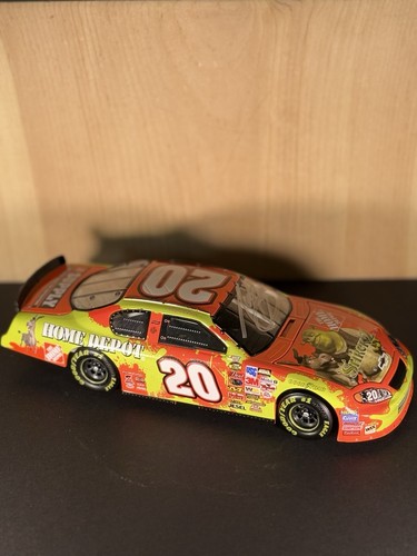 Tony Stewart Autographed Home Depot 2004 Shrek 2 MonteCarlo 1:24 Action NASCAR - Picture 7 of 15