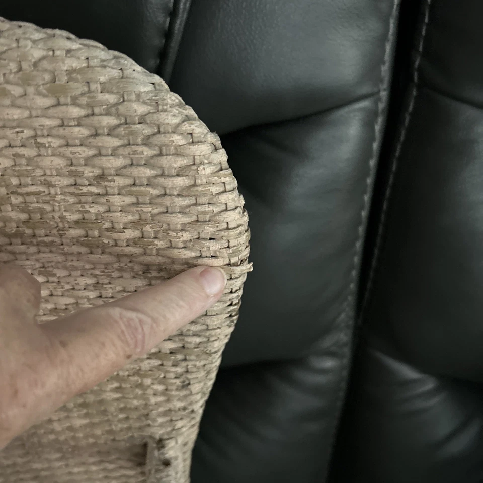 Cadeira de vime infantil antiga 22” X 14” - Imagem 3 de 4