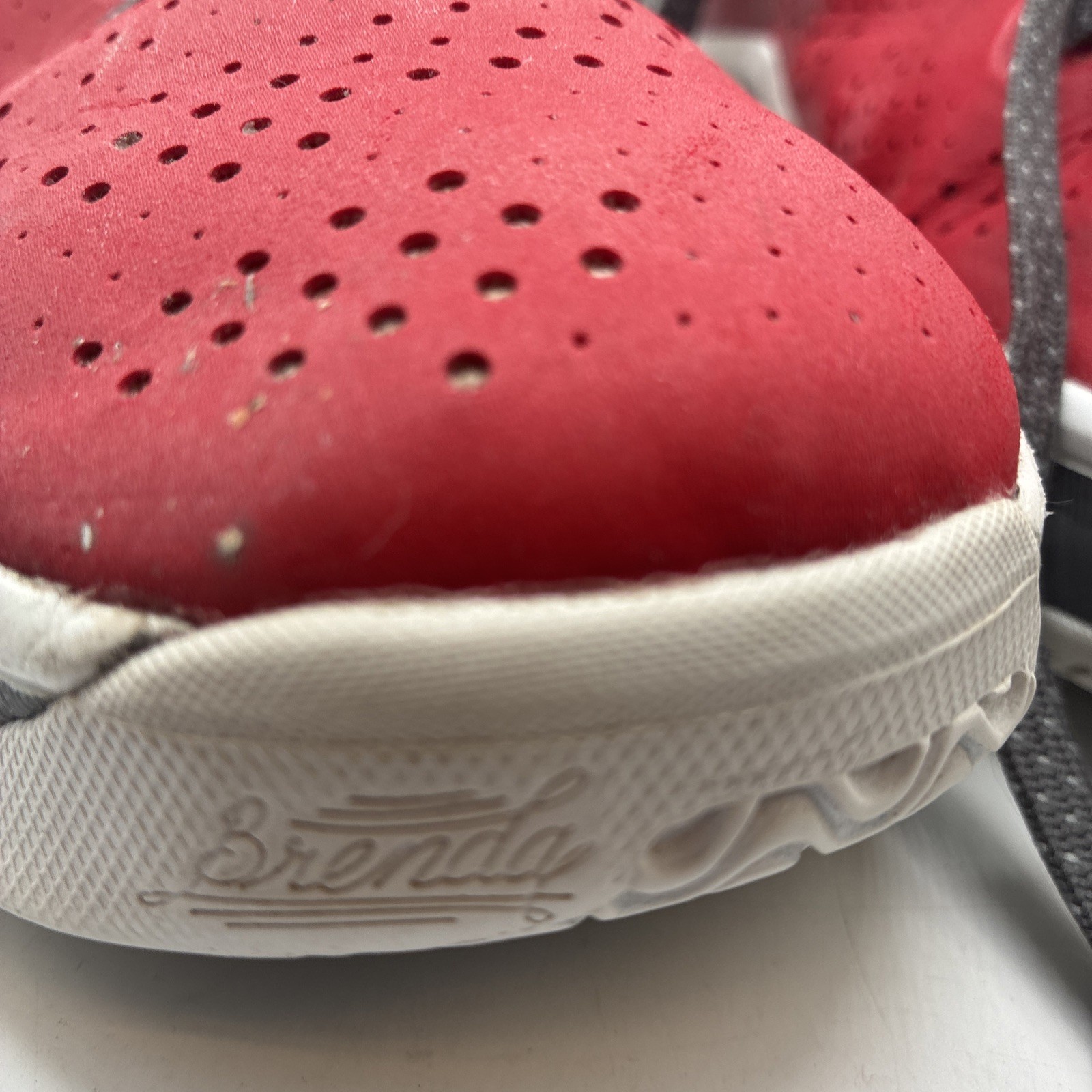 Size 12 - Adidas Rose 🌹 5 Men’s Basketball Shoes thumbnail 2