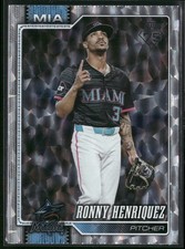2026 Topps #290 Ronny Henriquez Silver Crackle Foil