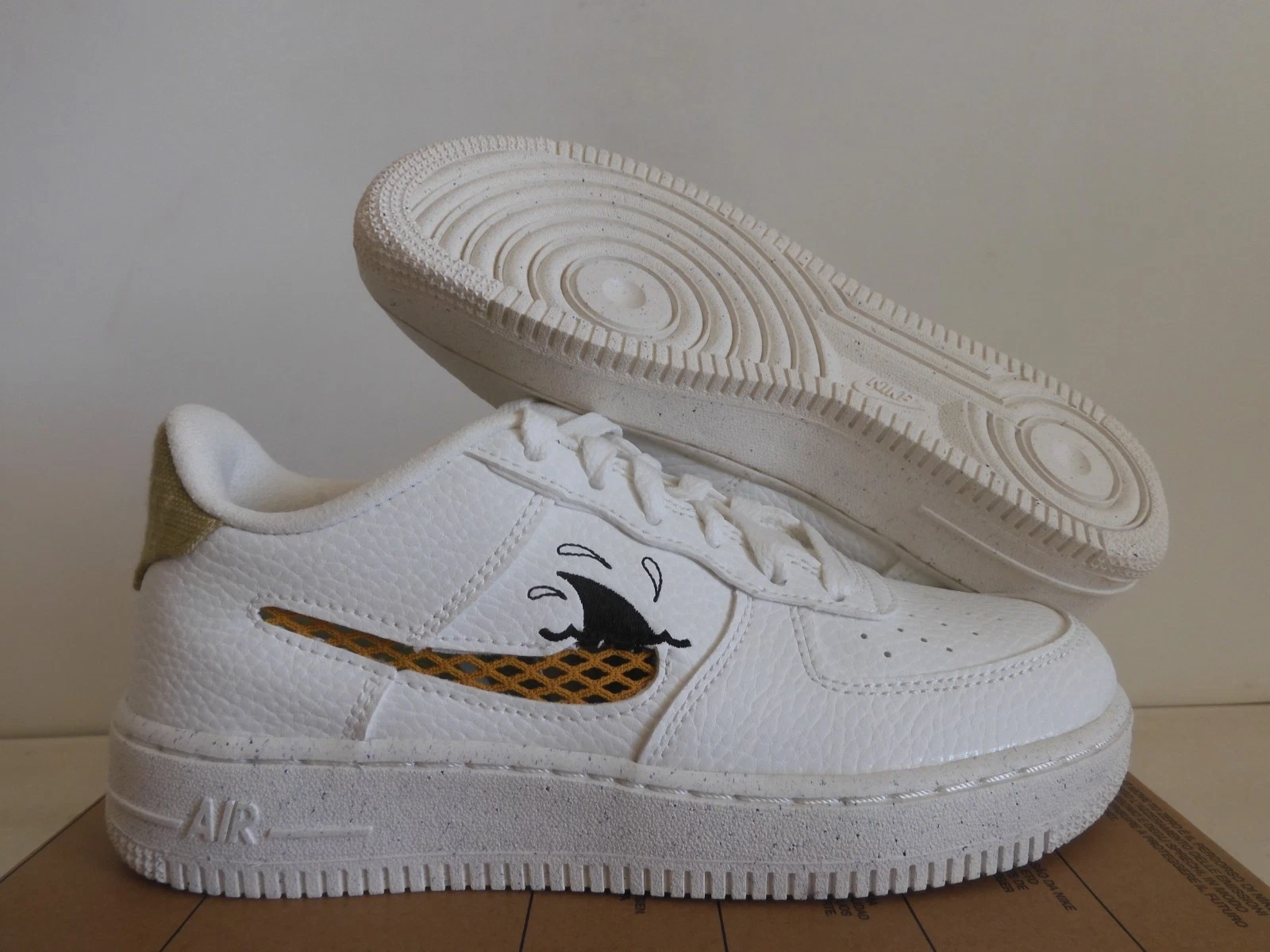 Nike Air Force 1 LV8 NN Next Nature Sun Club Sail-Gold-Black Sz 4Y [DQ7690-100]