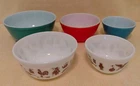 PYREX - Vintage Set of 3 Mixing Bowls & 2 Early American Bowls - 5 Total!