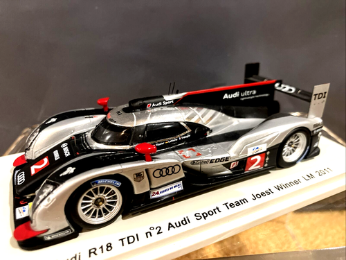 Spark Audi R18 TDI 24H Le Mans 2011 Winner 43LM11 1/43 Rennwagen #2 - Bild 5 von 15