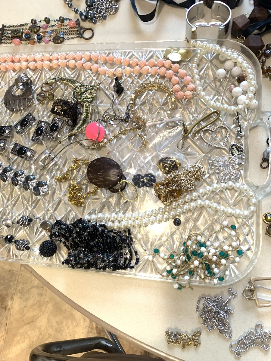 Jewelry a lot of beads broken jewelry selling all of it in one big