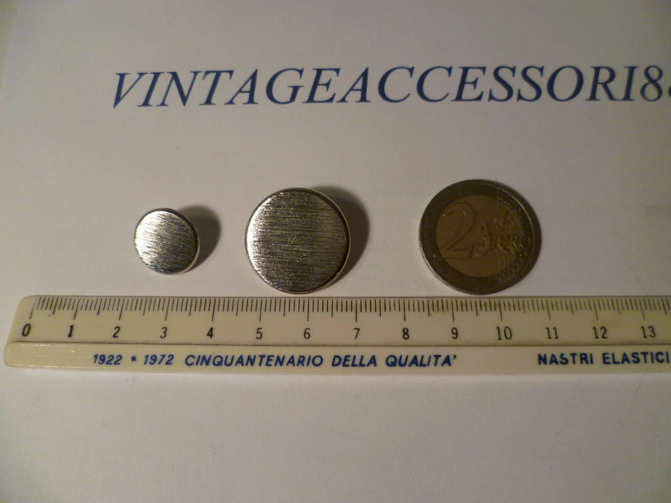 BOTTONE ROTONDO X GIACCA METALLO SATINATO COLOR ARGENTO DISPONIBILI 2 MISURE - Immagine 2 di 2