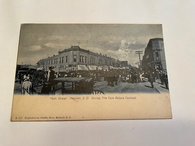 Mitchell, South Dakota, Main Street, During Corn Palace Carnival - UDB  postcard