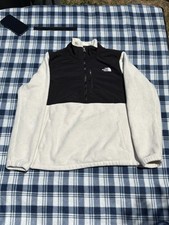 The North Face Women  s Black/White Half Zip Fleece Large
