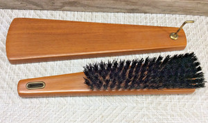 Valet Clothes Brush Wood Wall Hanging W/Wood Plaque Vintage 9.25" X 2" X 1.25"