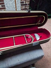 Bb Tenor Slide Trombone Brass Lacquered Large Bell Medium Bore w/ Case