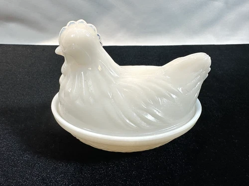 Vintage HAZEL ATLAS Milk Glass HEN ON NEST Dish  Small 3.5 Size