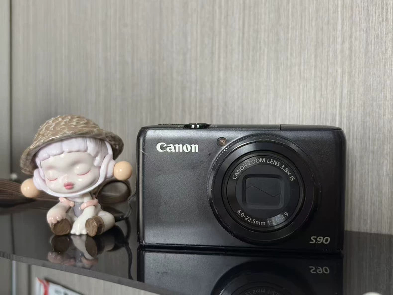 Canon PowerShot S90 10.0MP 15x Optical Zoom Compact Digital Camera