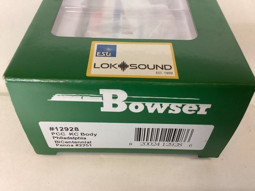 Bowser #12928 HO scale “Phily" PCC KC body trolley with DCC /Sound Rd.# 2251 - Picture 2 of 2