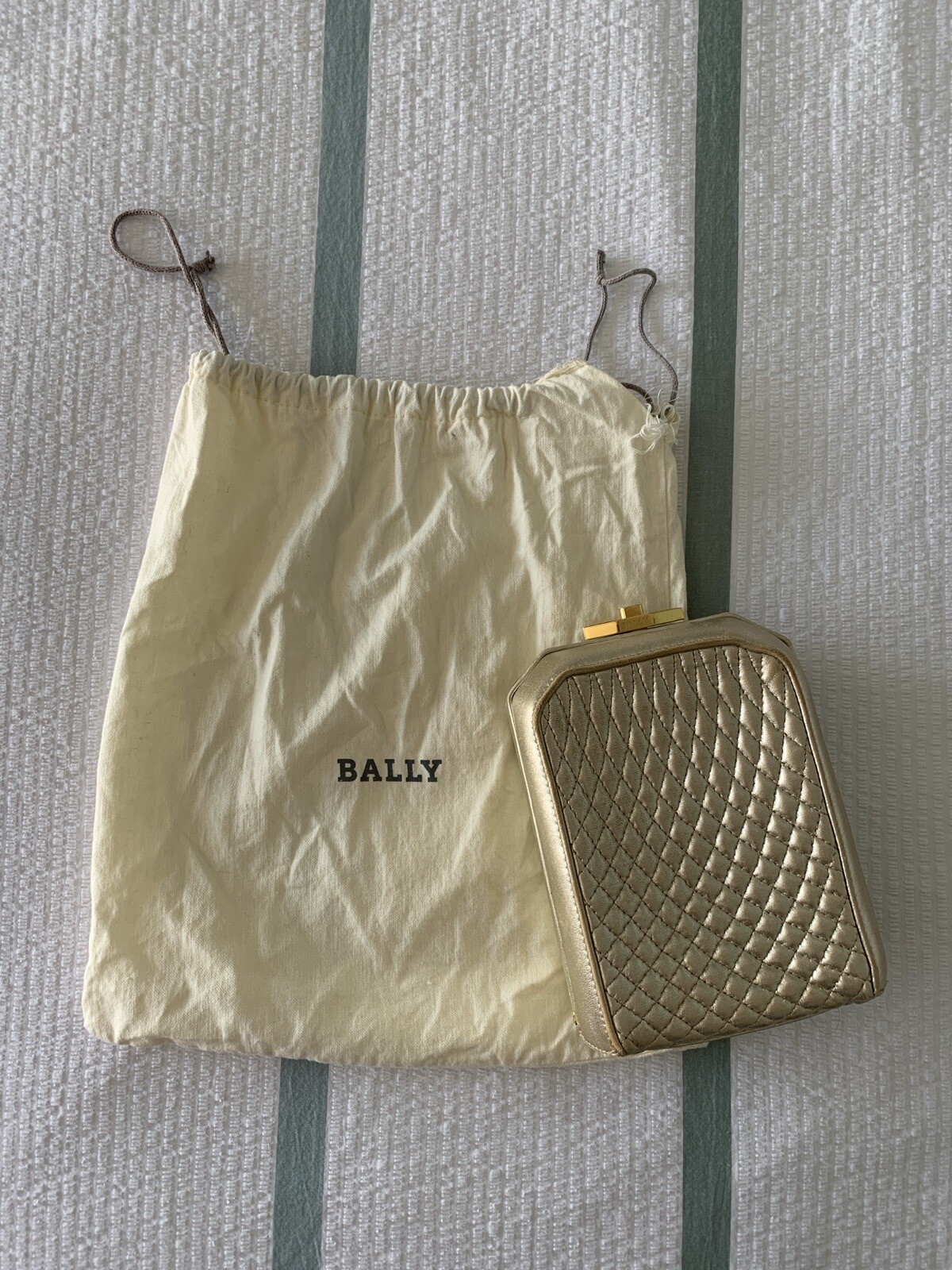 Vintage BALLY Gold Quilted Leather Handbag with Chain Strap - Rare Find