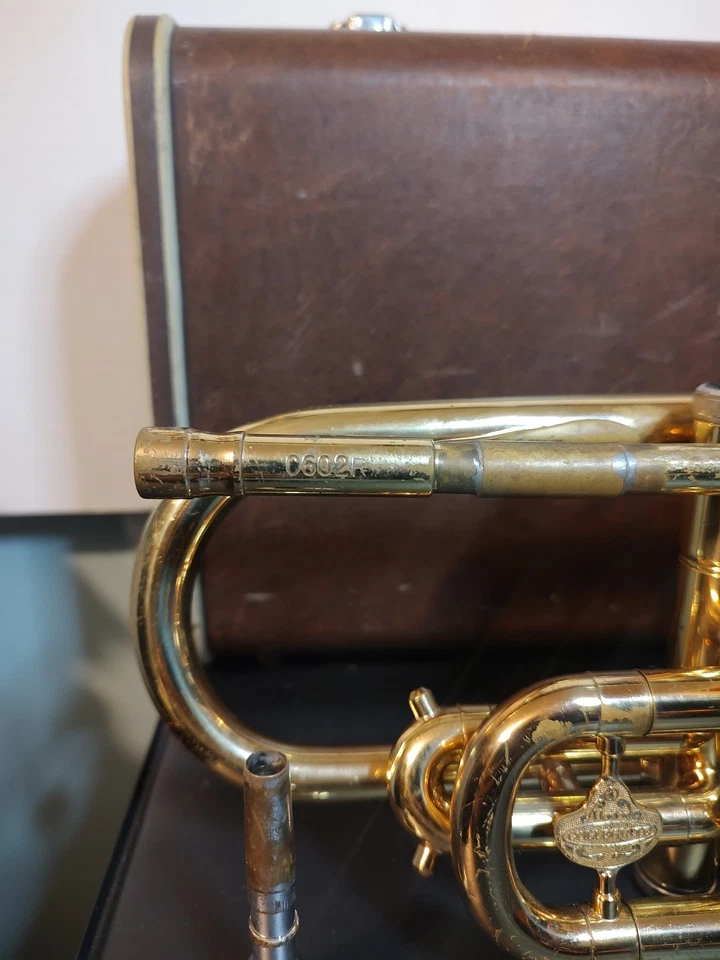 Vintage Holton Collegiate C602R Cornet W/ Case & Extras - Image 3 of 4