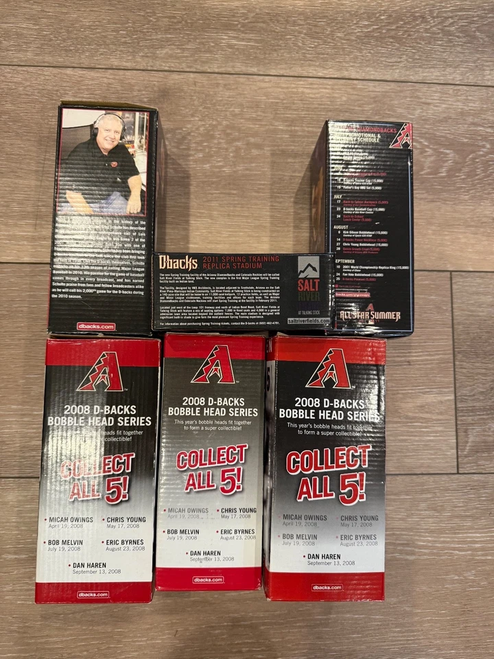 5 Arizona Diamondbacks Bobbleheads and 2011 Spring Training Replica Stadium - Image 2 of 4