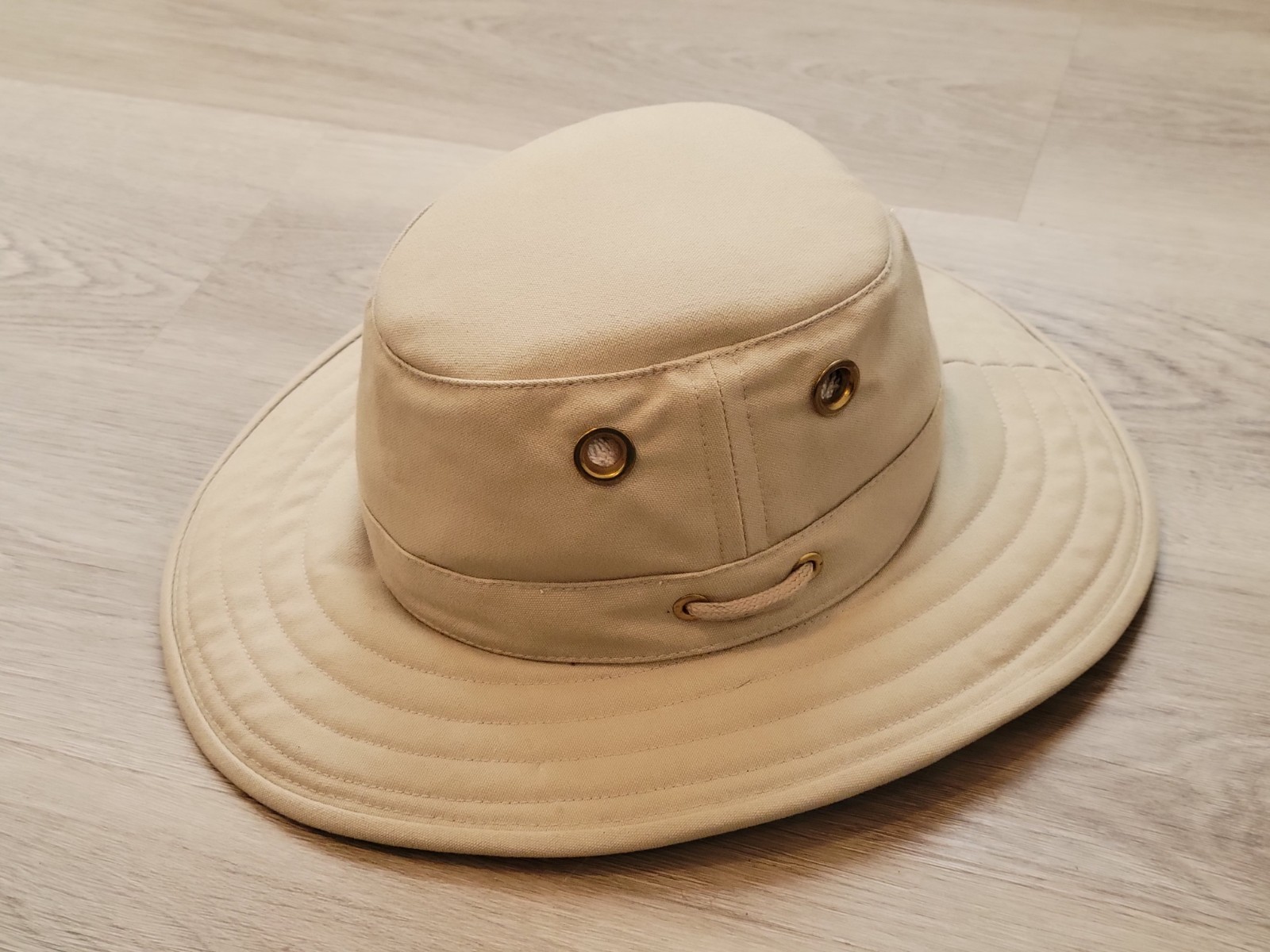 Tilley Snap Up Brim Hat Size 6 7/8 Khaki Tan Outdoor Boonie 