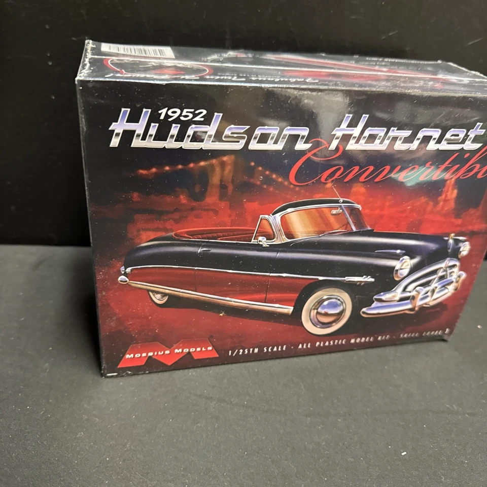 Kit modelo convertible Hudson Hornet 1952 escala 1:25 Moebius Foto 2 de 4