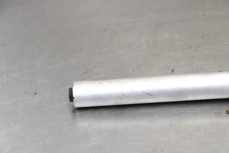 09 - 14 2009 YAMAHA YZF R1 RIGHT CLIP ON HANDLEBAR 14B-26122-00-00 Foto 3 de 4