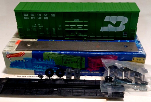 Coche de caja escala HO ROUNDHOUSE 1825 BURLINGTON NORTH 50' #320174 nuevo kit en caja | Zustand: New